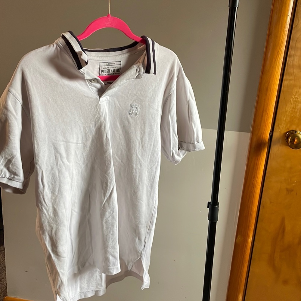 Men’s XL White Polo w/ navy stripes on collar